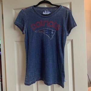 Touch by Alyssa Milano New England Patriots Blue Distressed T-shirt sz M